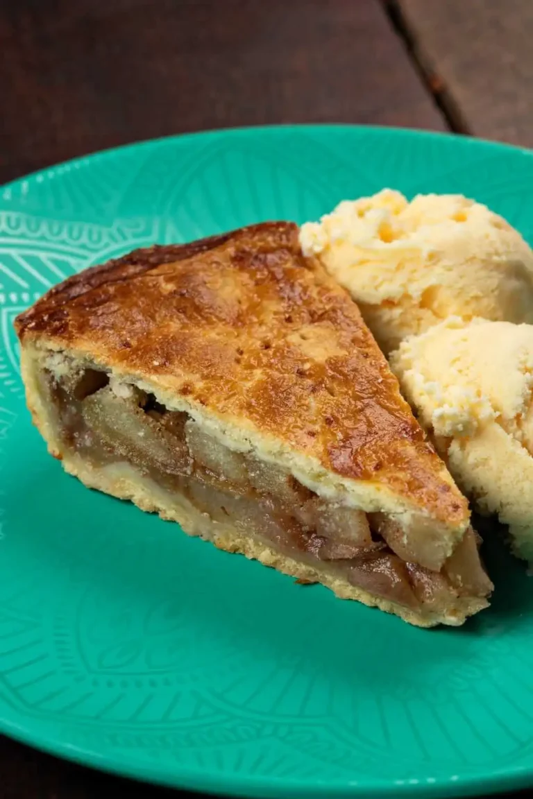 Torta de mação com sorvete